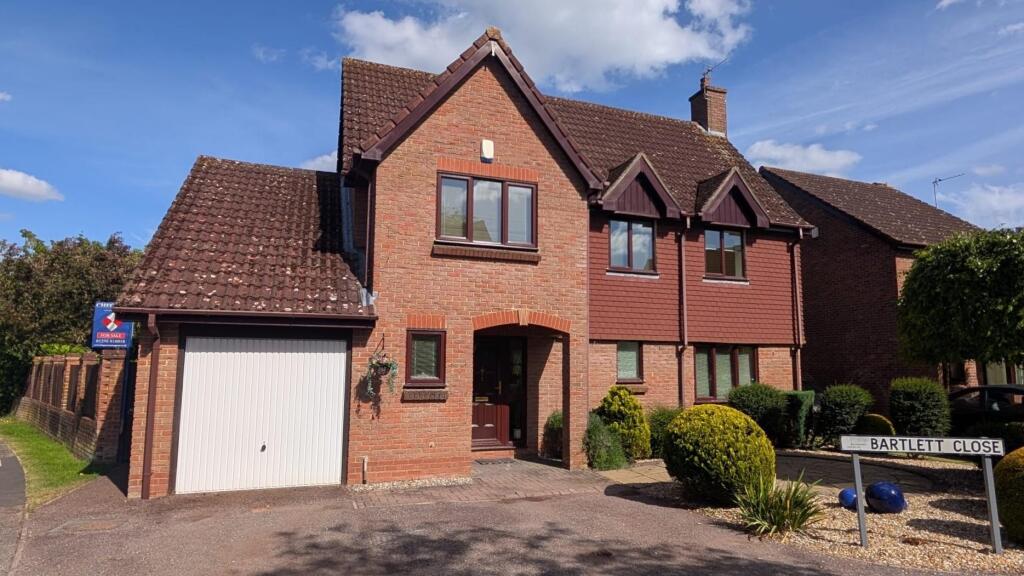 4-bed detached on Bartlett Close, Bramley, Tadley, £580,000