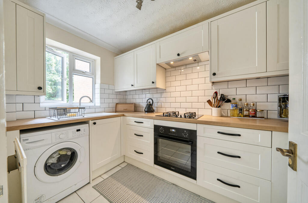 Anton Way, Aylesbury, Buckinghamshire photo 4