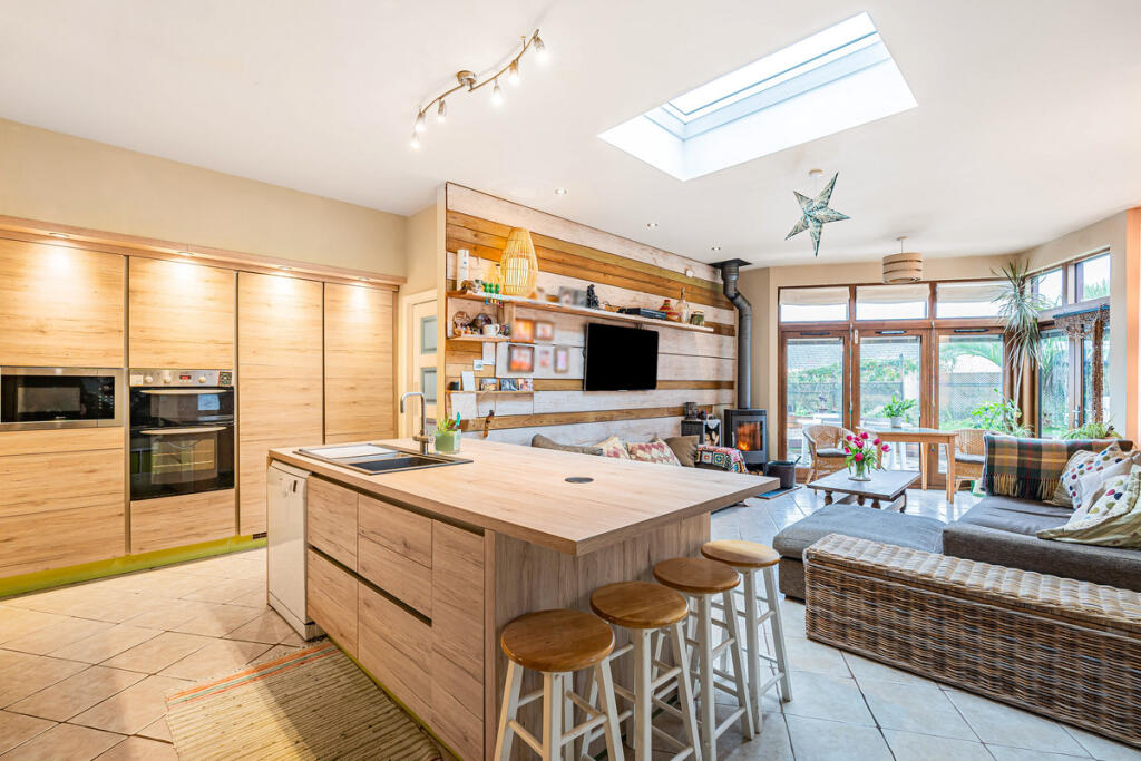 House in Plymouth - View 4
