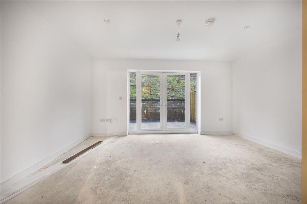 House in Swansea - View 4