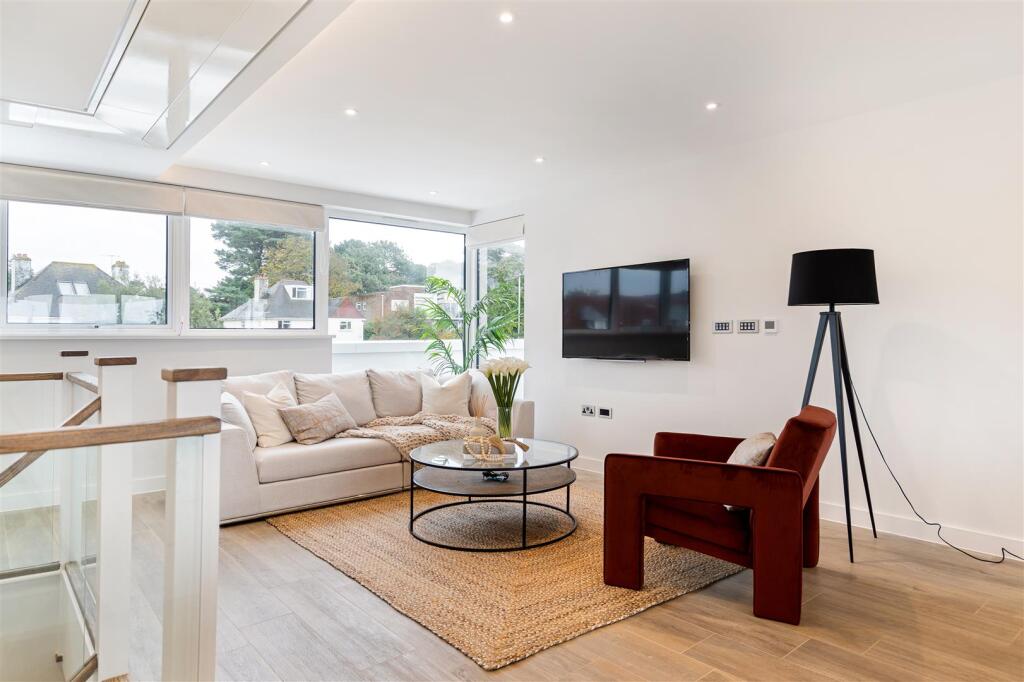 Additional image 4 of Sandbanks Road, Lilliput
