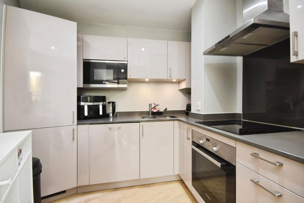 Apartment in Chelmsford - View 3