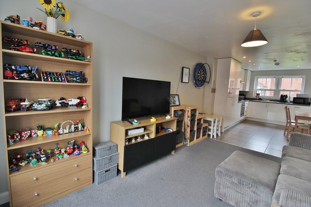 Bazeley Road, Waterlooville - View 3