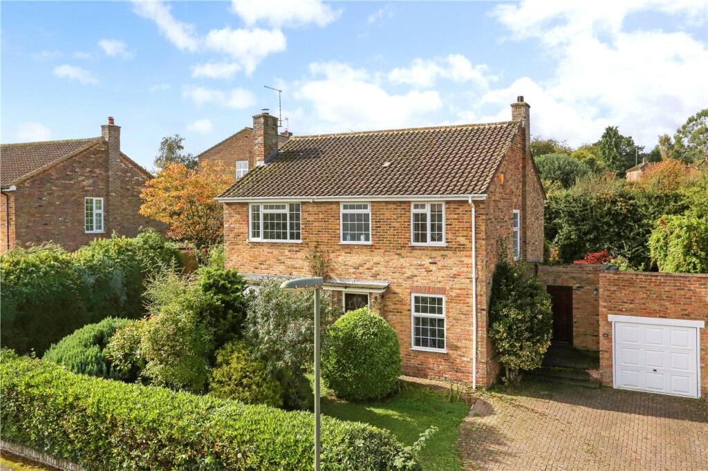 4-bed house on Coniston Drive, Farnham, GU9, £695,000