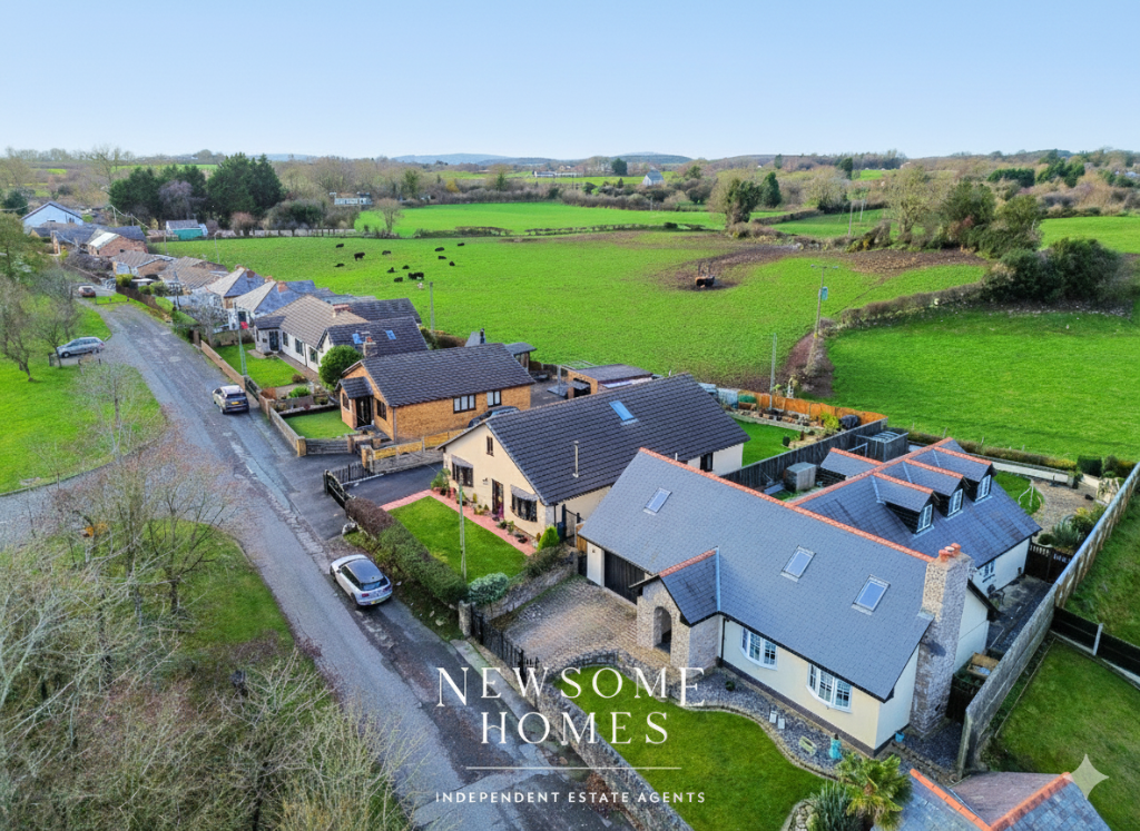 Brynford, Flintshire photo 2