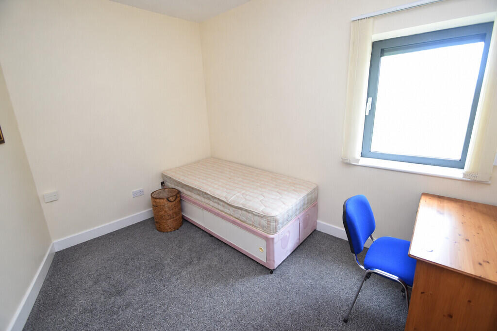 Apartment in Bradford, West Yorkshire - More