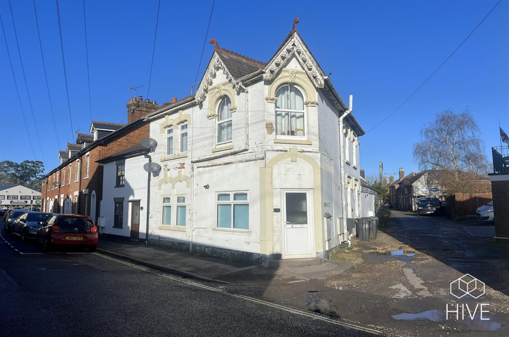 Apartment in Ringwood, Moortown - View 2