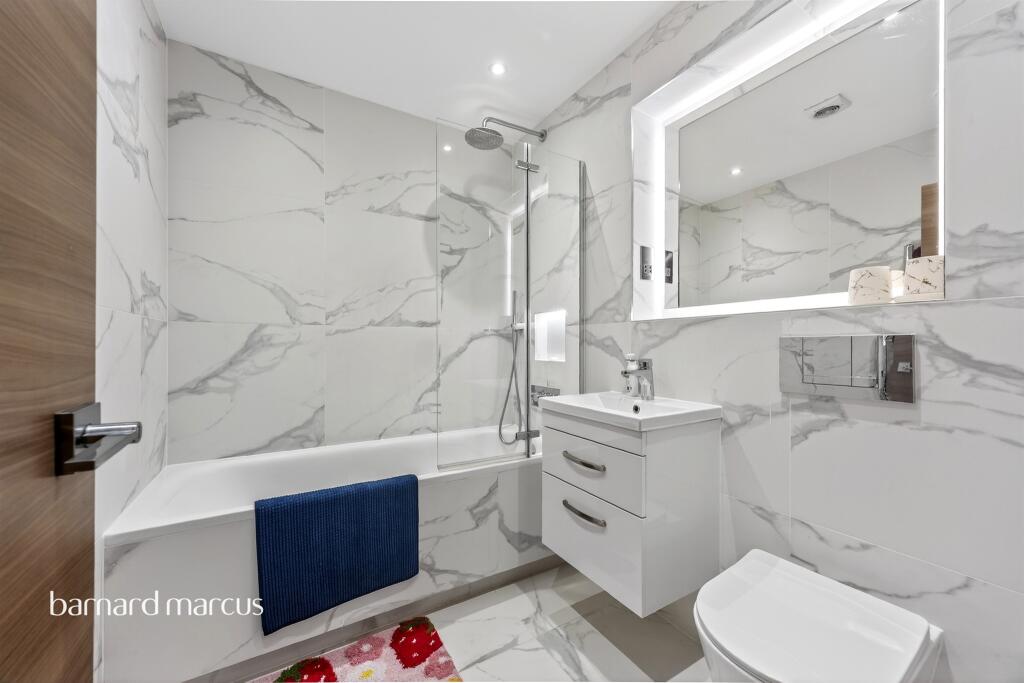 Apartment in Tandridge, Caterham Valley - View 5