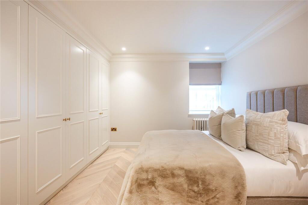 Apartment in London, St. James's, Mayfair - More