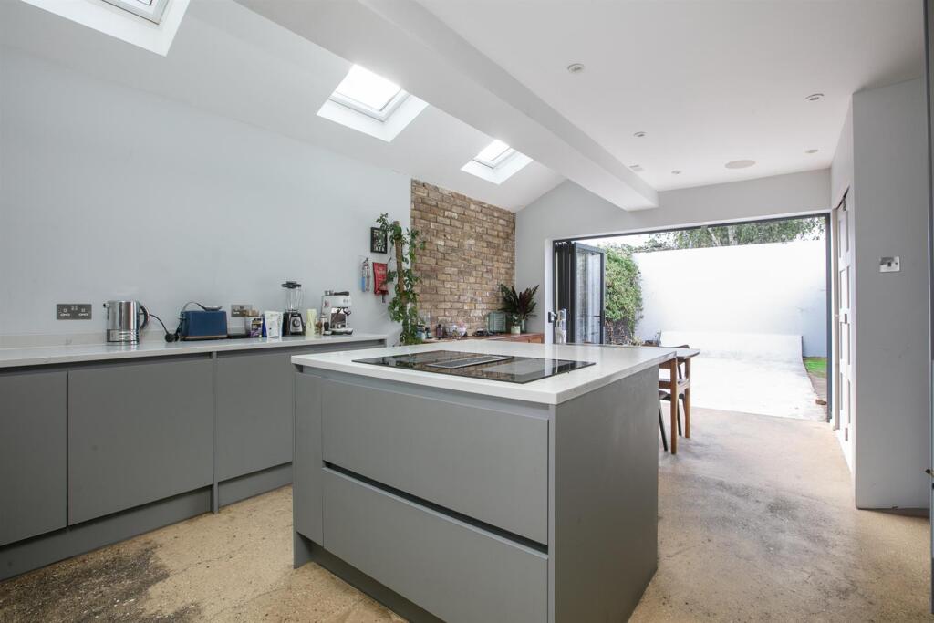 House in London - View 4