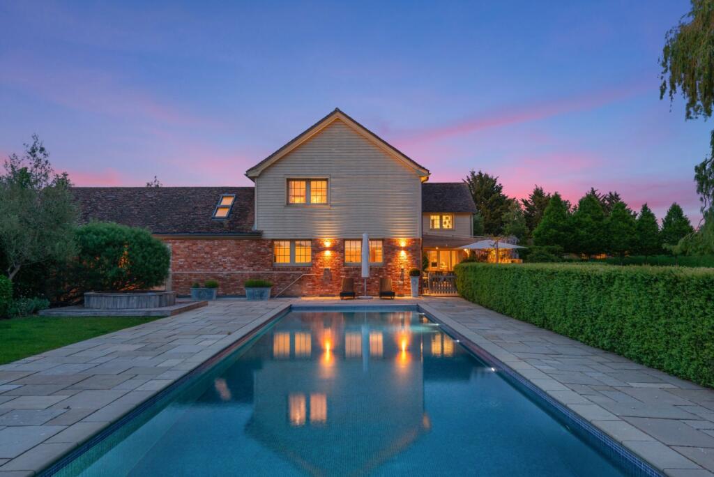 House in Winkfield - View 5