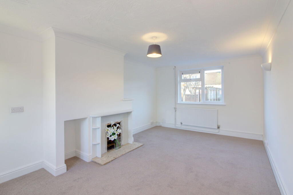 Oliver Avenue, Corsham, SN13 0AJ photo 4