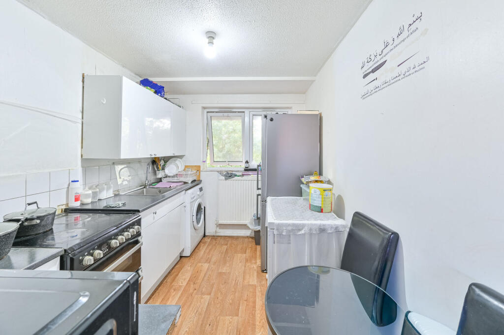 Apartment in London - More