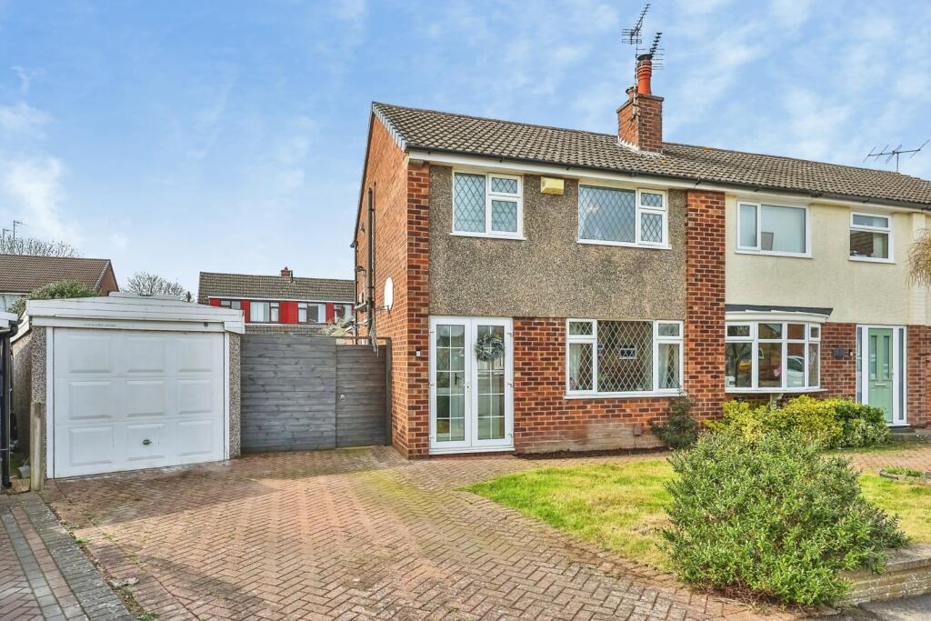 Main image of property: Quinton Close, Silverdale, Nottingham, NG11