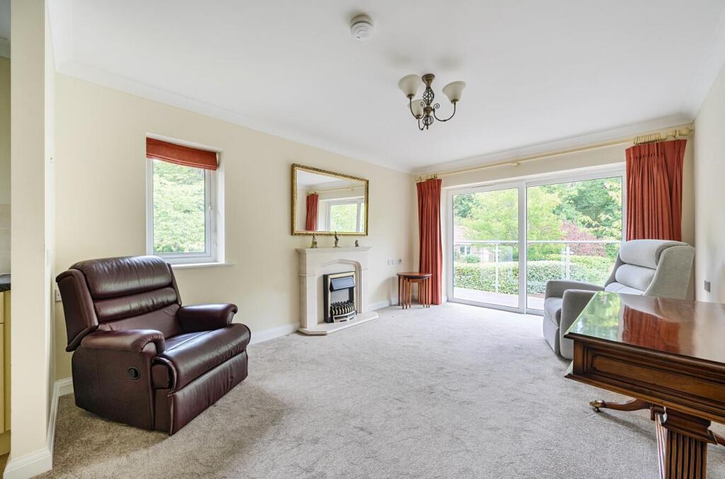 Knightwood Mews, Valley Park, Chandler's Ford photo 2