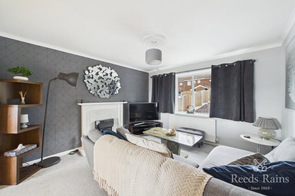 House in Wakefield, Gawthorpe - View 3