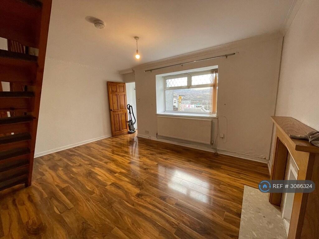 House in Merthyr Tydfil, Town - More