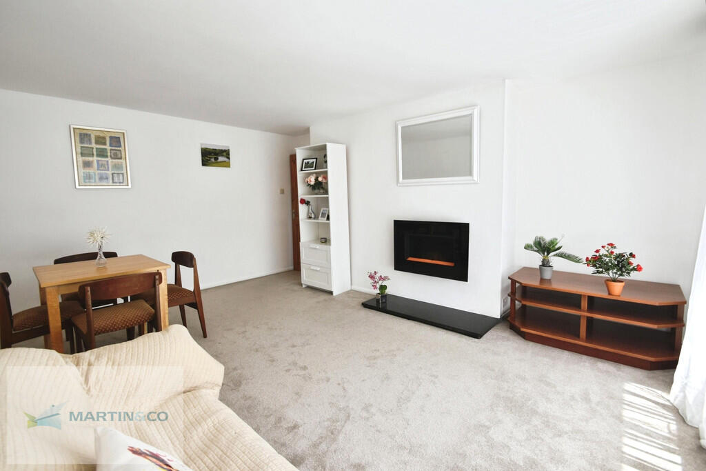 Apartment in Elmbridge, Surrey - View 3