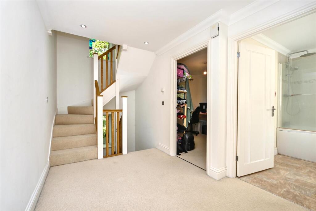 Kings Drive, Eastbourne photo 5