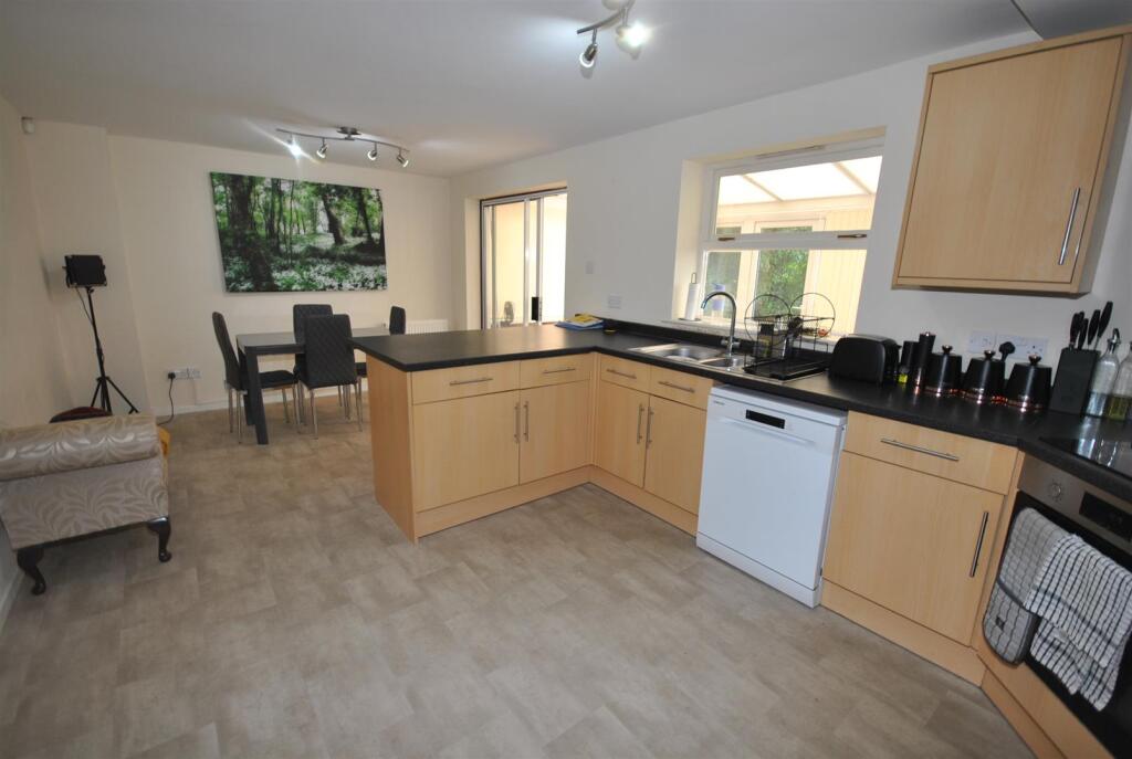 House in Boughton, White Hills, Kingsthorpe - View 5