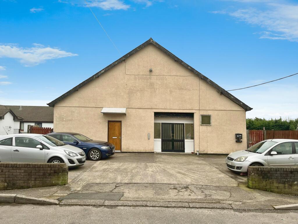 Main image of property: Room at Commercial Street, Griffithstown, Torfaen