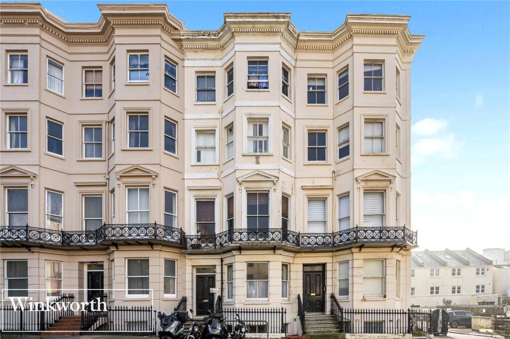Main image of property: Basement Flat, 11 Holland Road, Hove, East Sussex, BN3