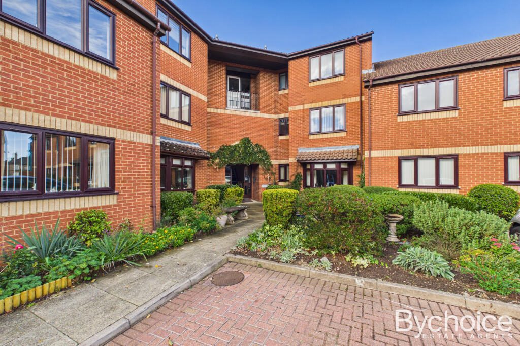 2-bed house on Weavers Court, Sudbury, Suffolk, £190,000