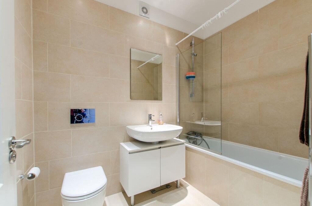 Apartment in London - More