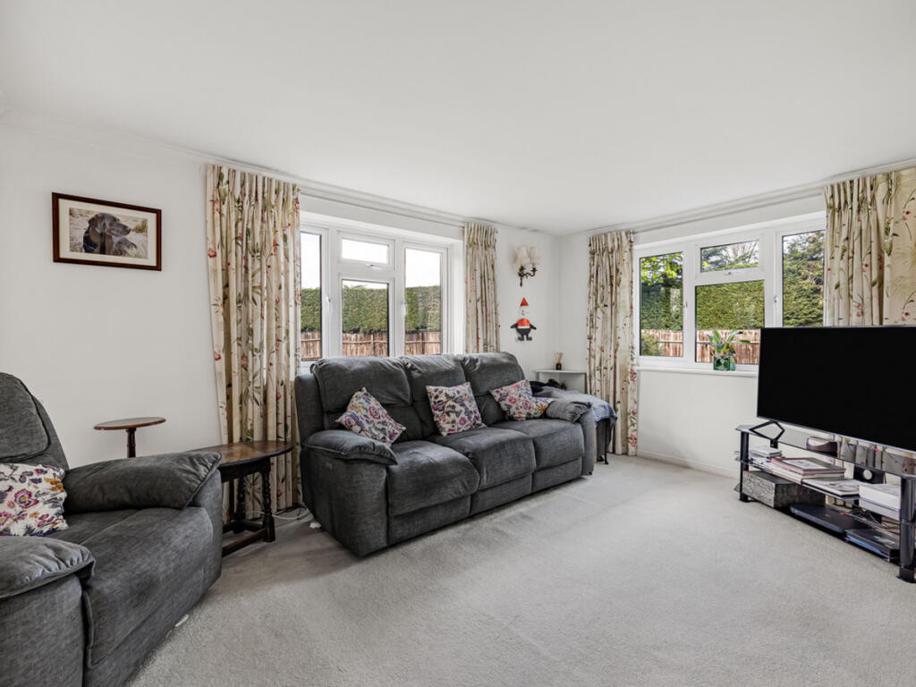 Church Hill, Hurst, RG10 - More
