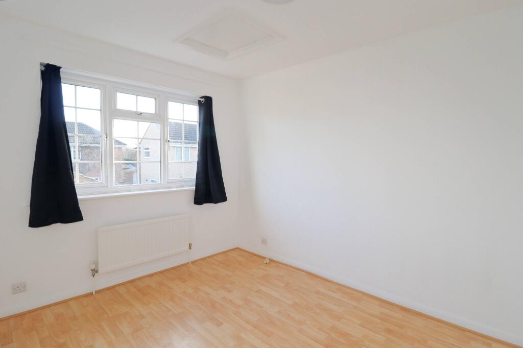 Milton Road, Walton-on-thames, Surrey photo 4