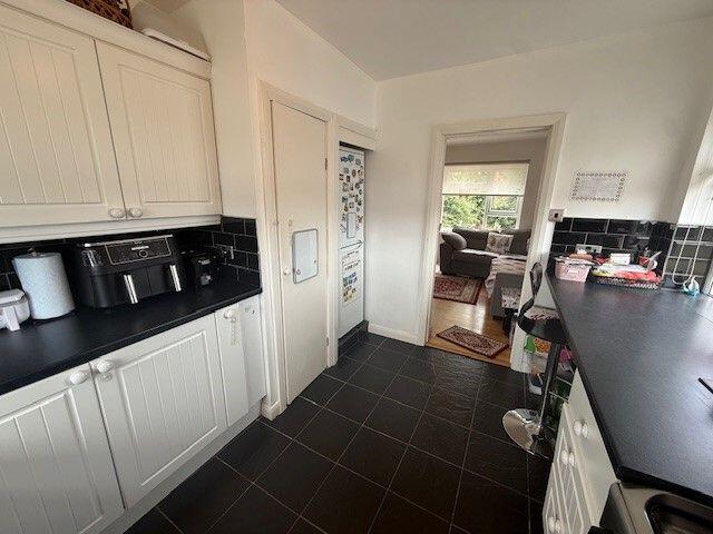 Dee Avenue, Altrincham, WA15 7EL photo 4