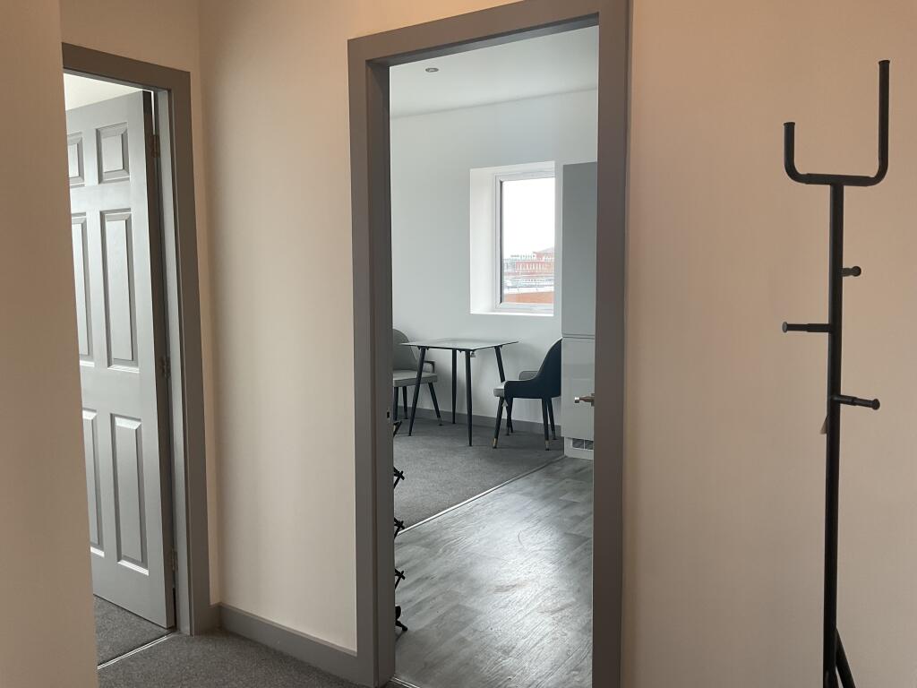 Apartment in Wolverhampton - More