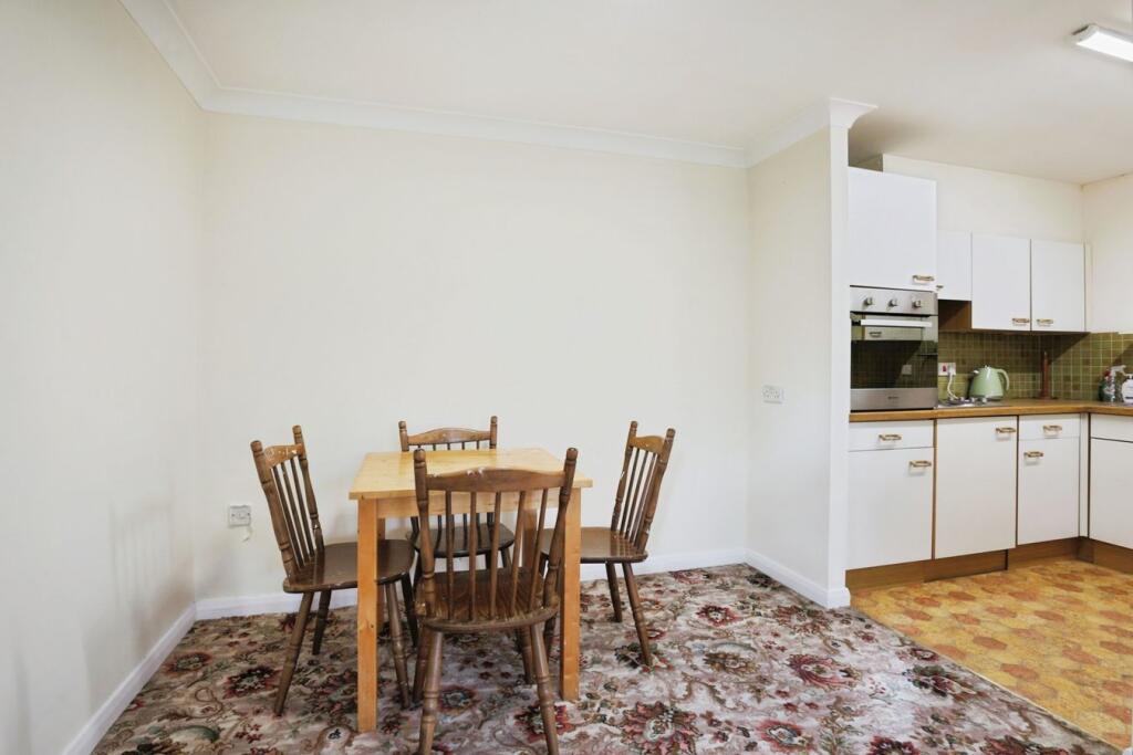 Apartment in York - View 5