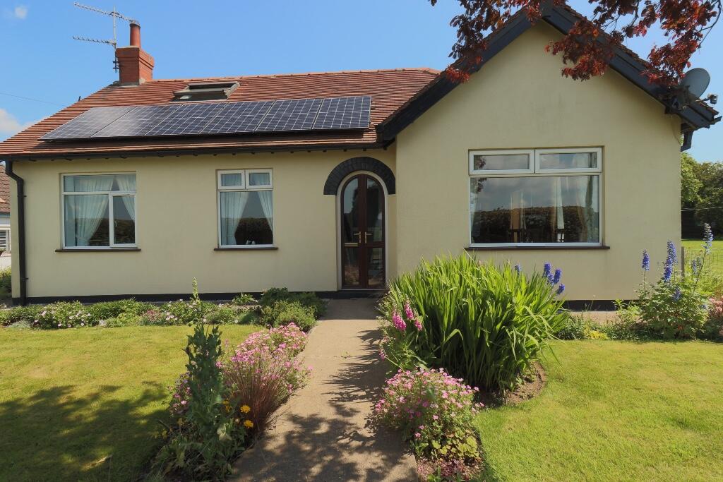 3-bed bungalow on Royal Oak, Filey YO14 9QE, £369,995