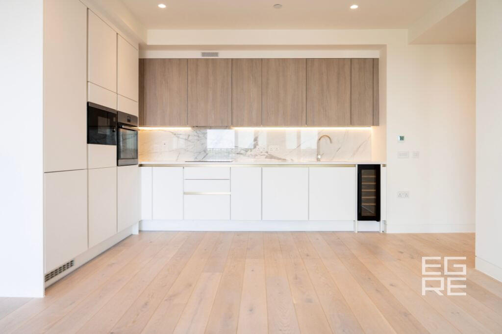 2-bed flat on The Arc, 225 City Rd, London, EC1V, £995,000