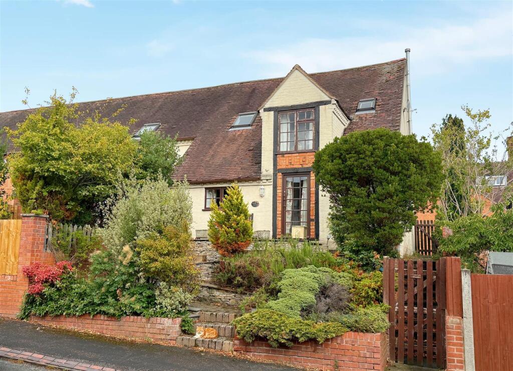 Main image of property: Saxonfields, Bidford-On-Avon, Alcester