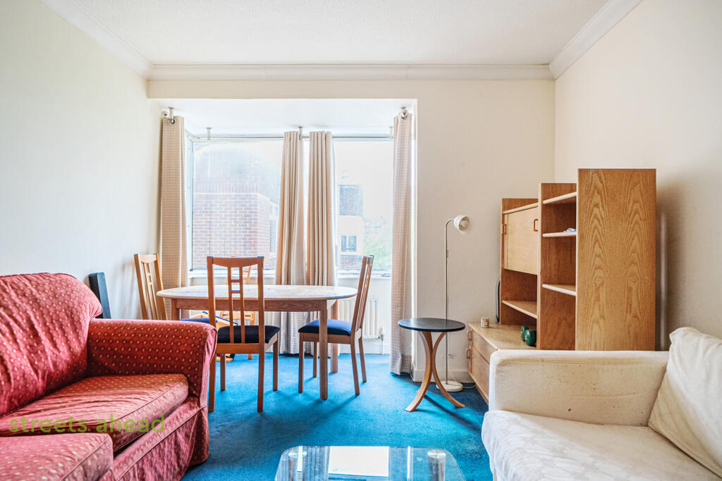 Dingwall Road, Croydon, CR0 – pohled 2
