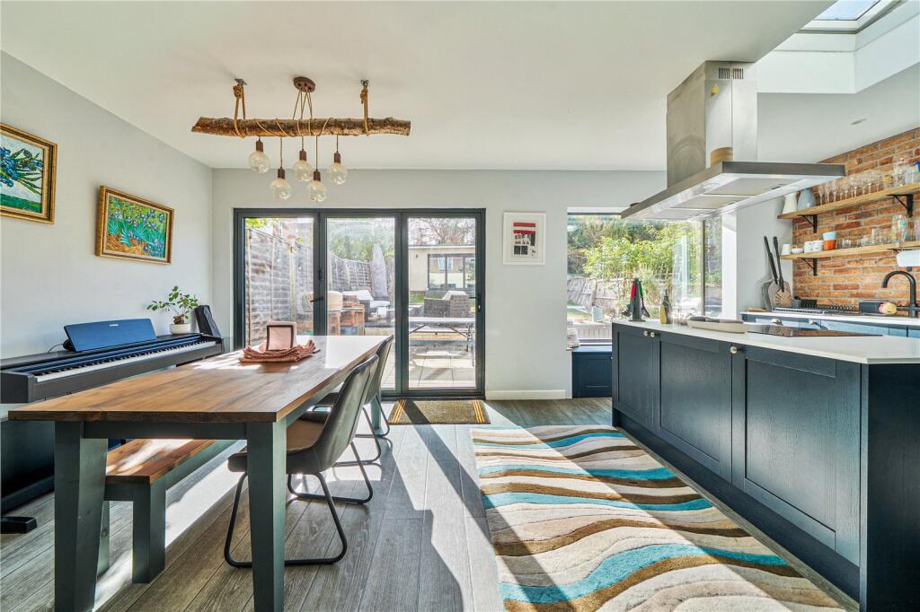 Apartment in London - View 5