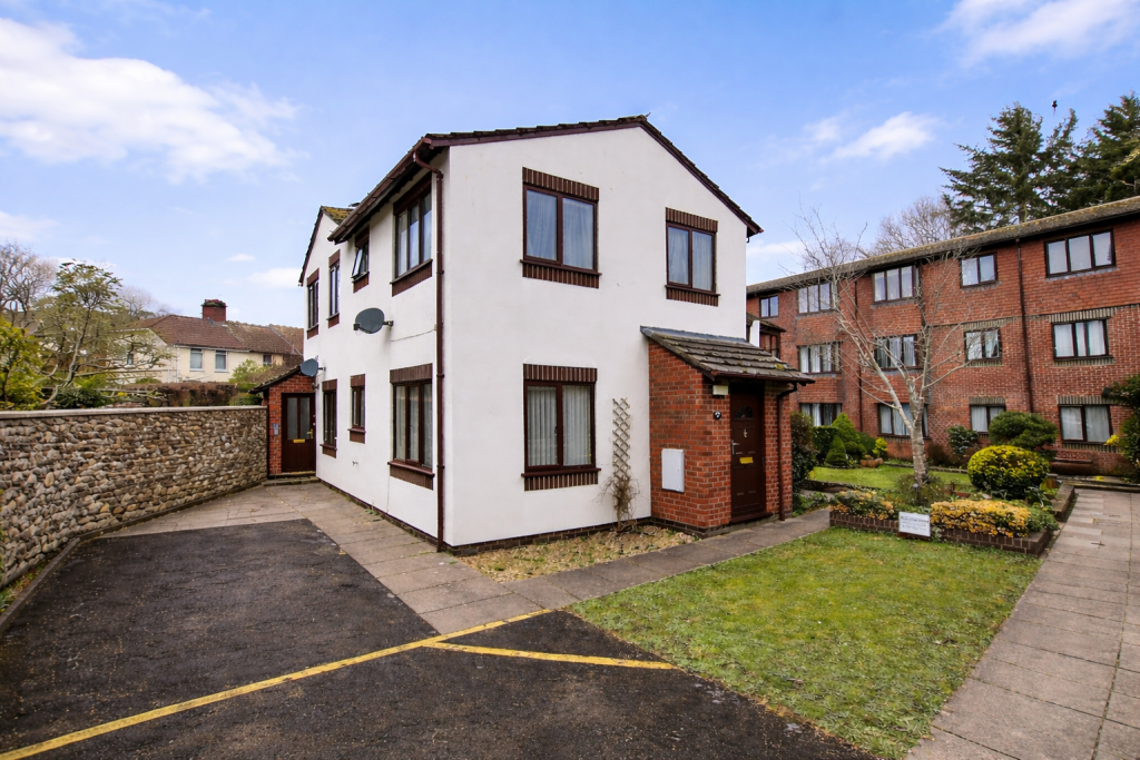2-bed terraced on Dawlish, £145,000