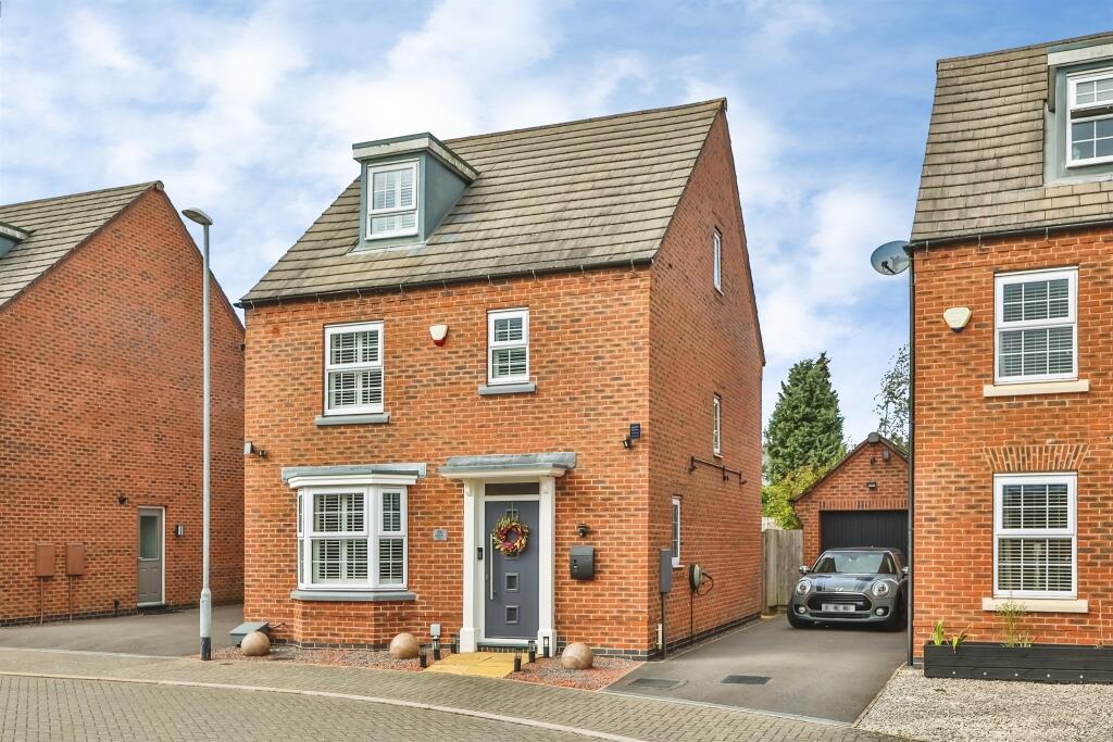 Main image of property: Senator Close, Hucknall, NOTTINGHAM