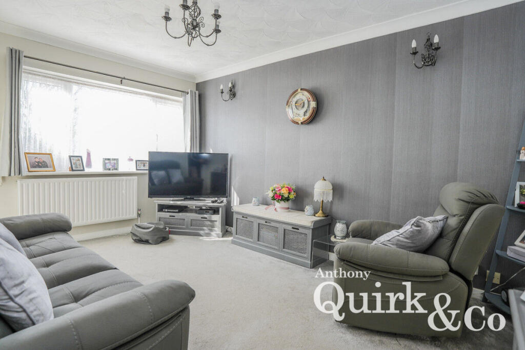 House in Castle Point, Canvey Island - View 3