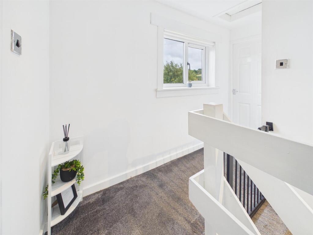 House in Paisley, Renfrewshire - More