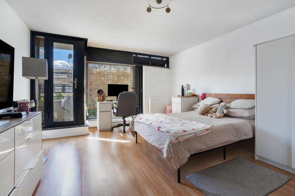 Main image of property: Broadfield Lane, Kings Cross, NW1