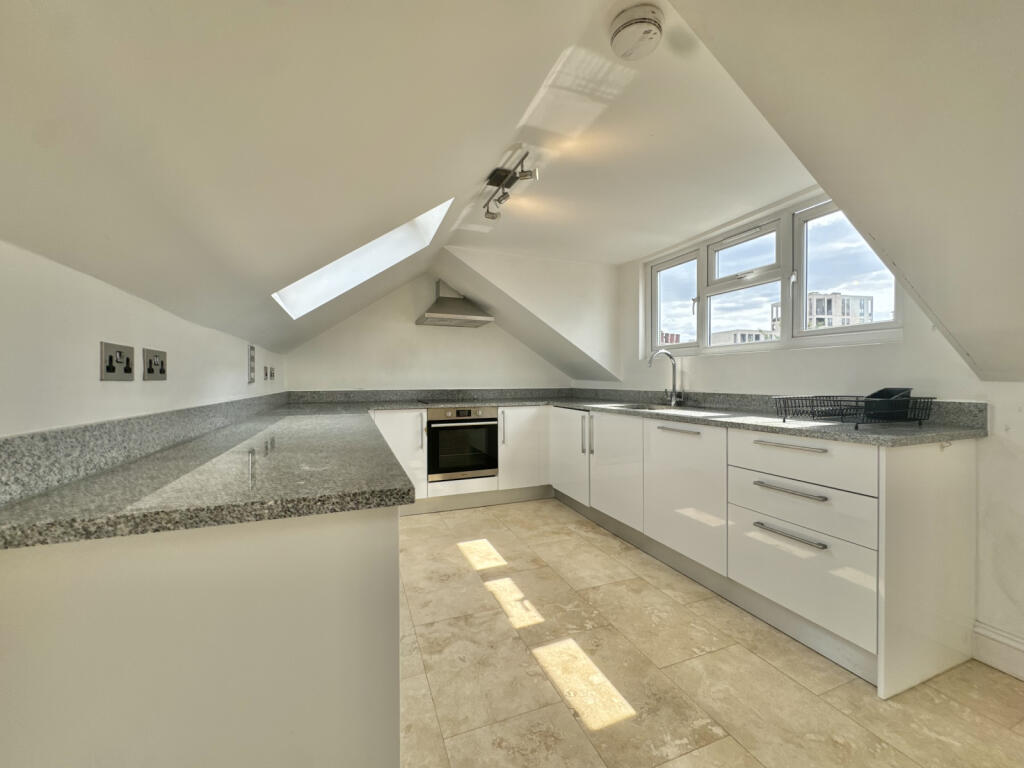 Apartment in London - View 5