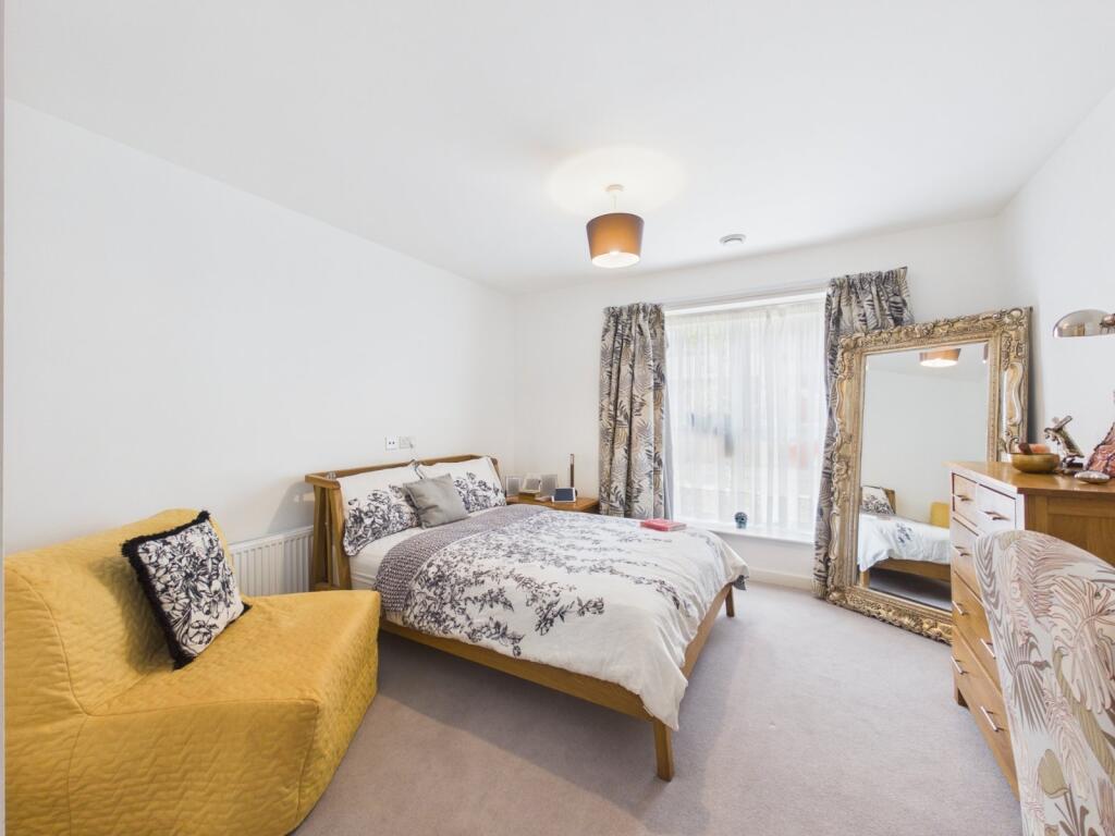 Apartment in Twickenham - View 4