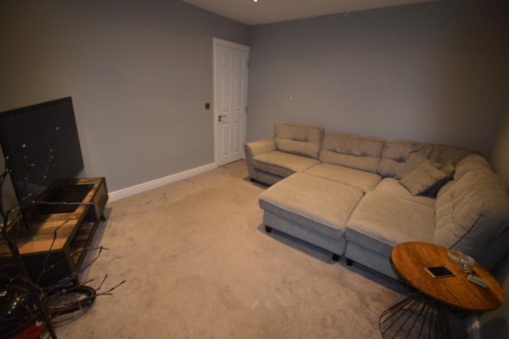 6 bedroom terraced house for rent