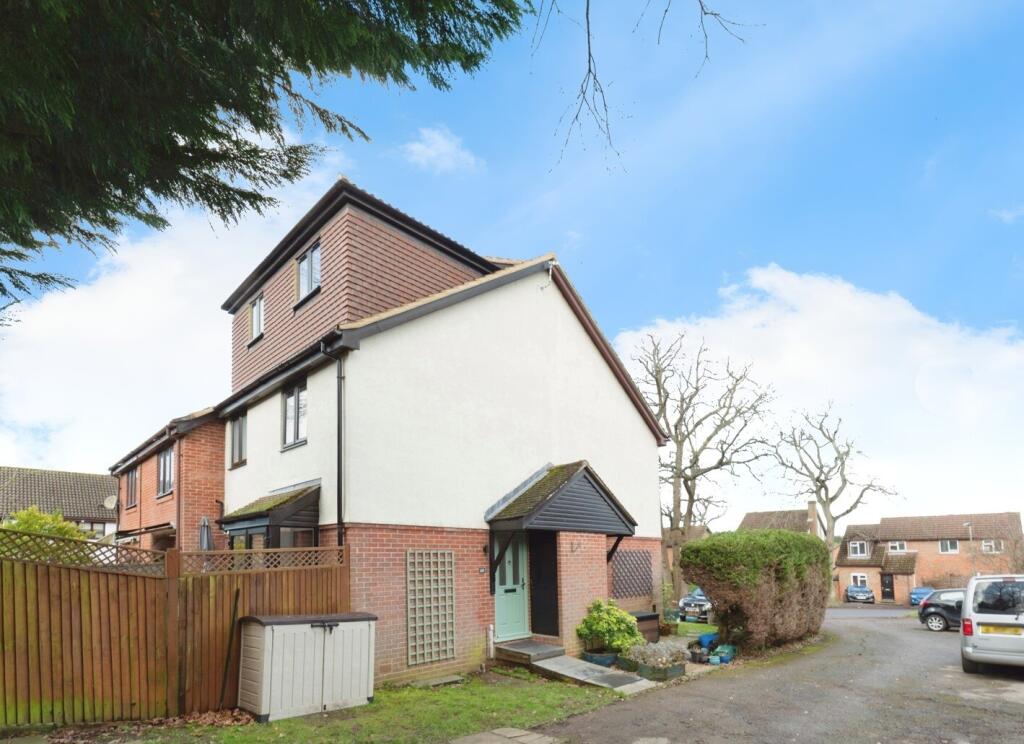 Bickney Way, Fetcham, Leatherhead, Surrey, KT22 photo 4