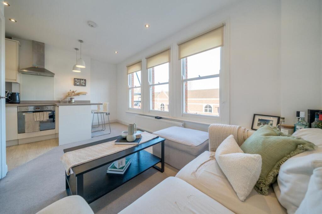 Main image of property: St Johns Hill, Battersea, London, SW11