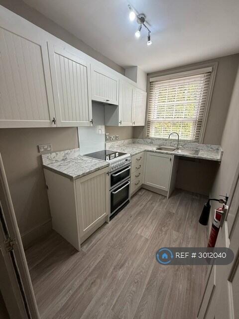 Apartment in Worcester - View 5