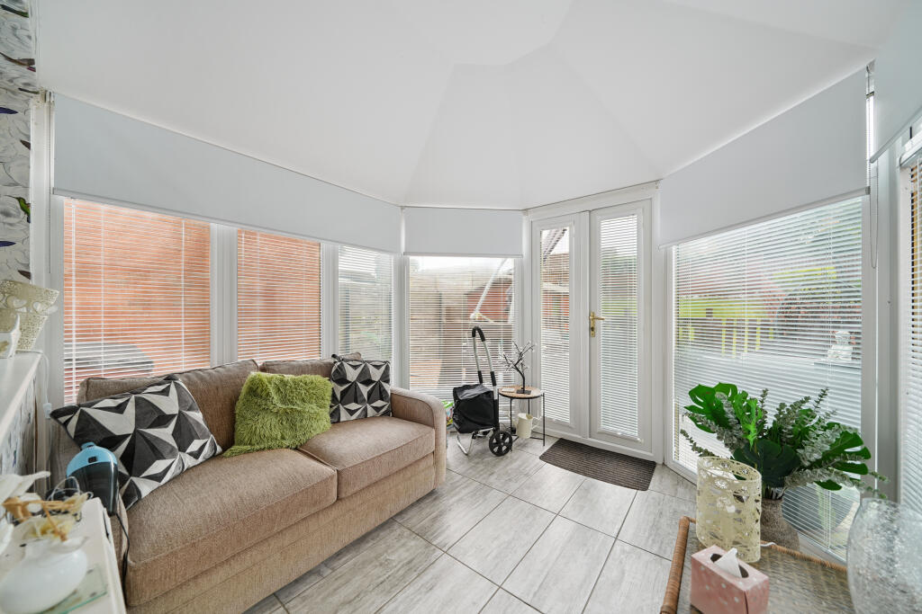 House in Glasgow - More